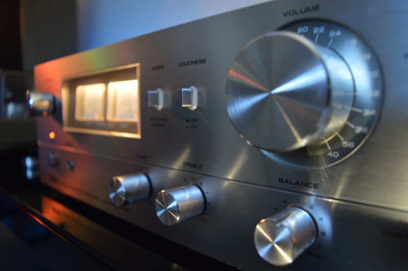 Akai AM-2450 (5).JPG