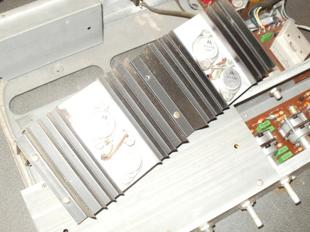 394145P8070115.jpg
