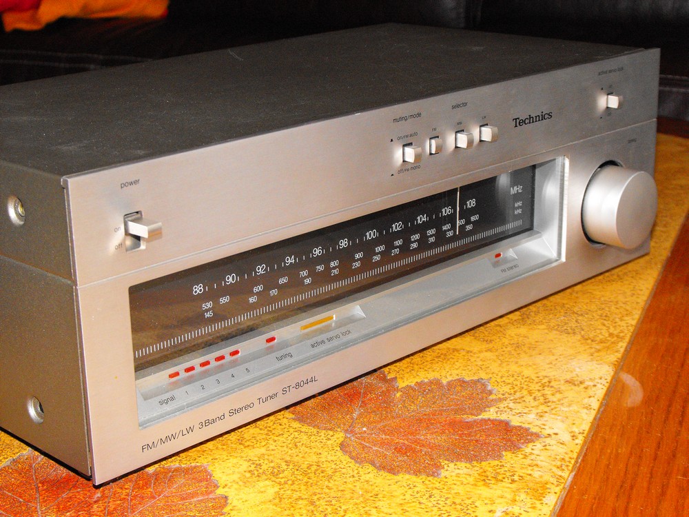 Technics_ST8044_1.jpg