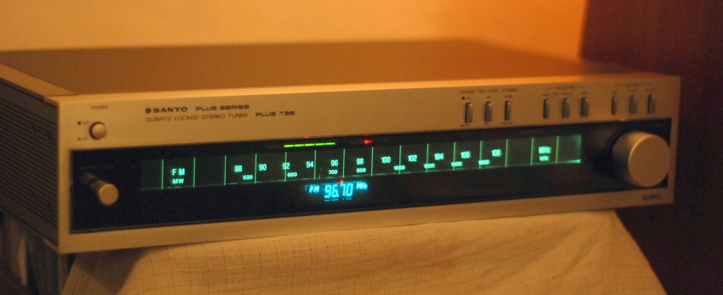 Sanyo_T35_1.jpg