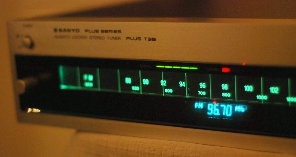 Sanyo_T35_2.jpg