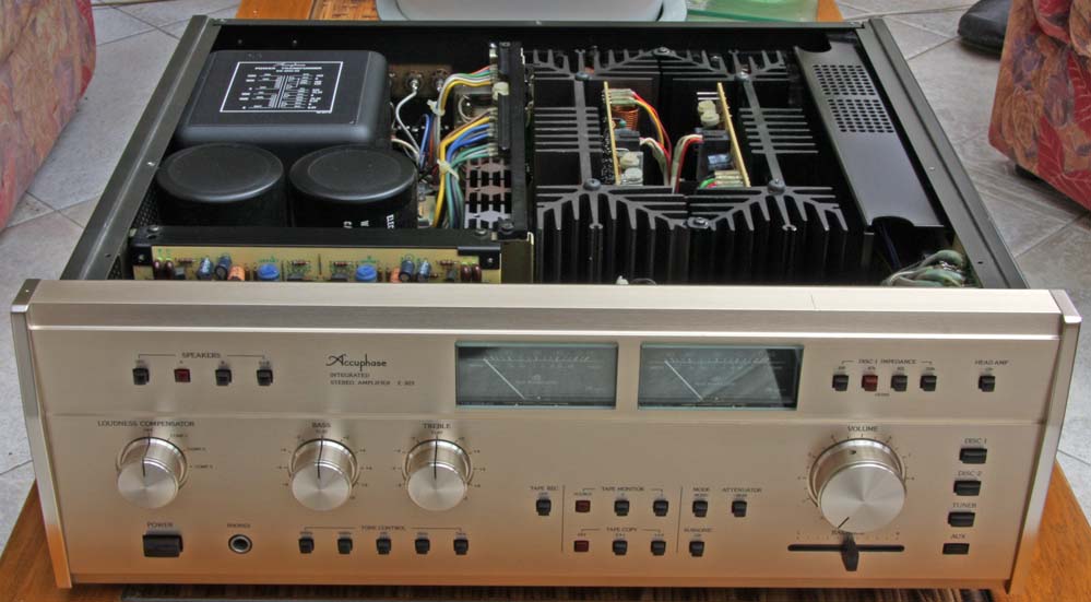 SANSUI AU-717 versus ACCUPHASE E-206 File