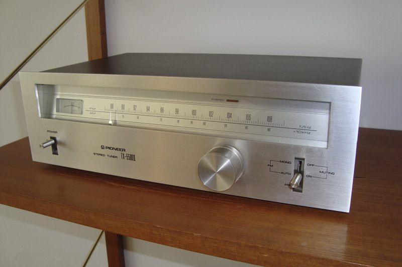 Le Pioneer TX-5500 II date de 1976