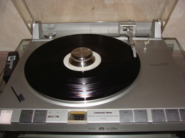 une continental edison que j'ai trouvé avec la hi fi complete pour 50 rondelles