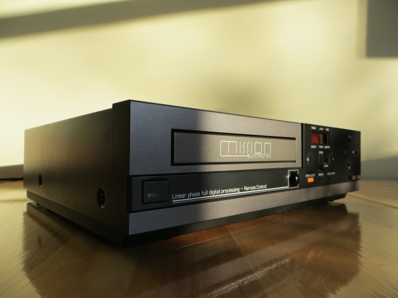 DAD-7000R de coté.jpg