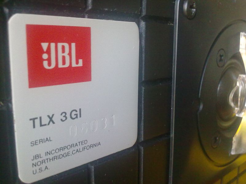 Tweeter à dôme diamètre 32<br />avec petit diffuseur plastique