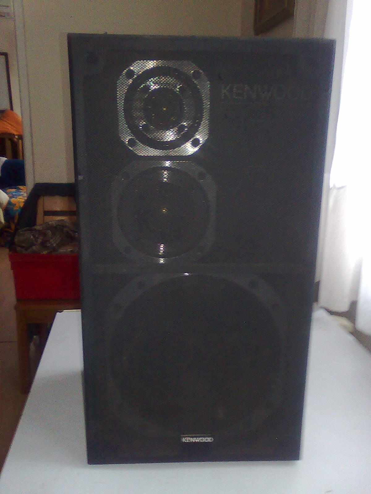 excuser la qualité mais j'ai pas d’appareil photo a par sur mon téléphone plus que médiocre , et j'ai les 2 mais l'autre est sur l'armoir et la flemme de sortir l’escabeau