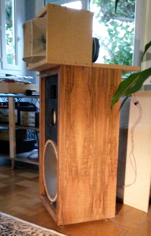 JBL et 811 02 petite.jpg