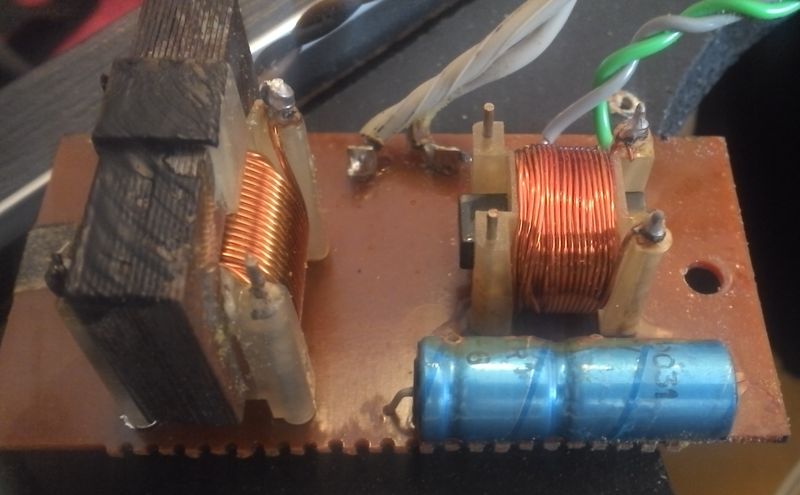 les 3 composants du filtre, sont implantés sur un circuit