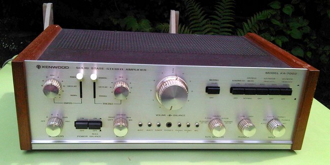 KENWOOD KA-7002 ET KT-7001 MAI 2015 001.jpg