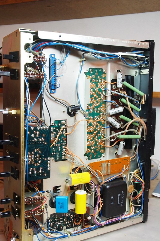 le dessous + mkp (Copier).JPG