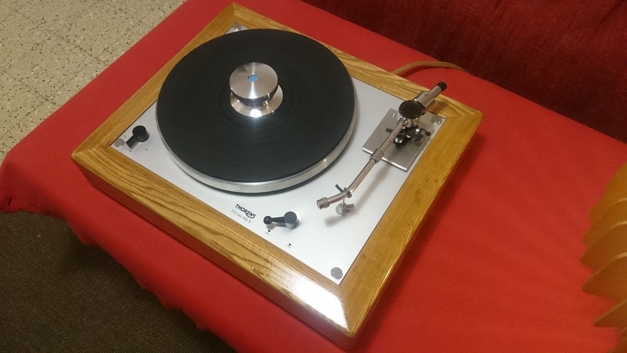 Thorens166m-05.jpg
