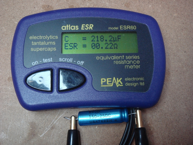 Ce condensateur de 150 uF a grandement souffert également à 218 uF.