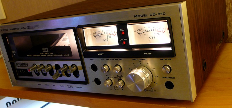 Platine K7 Superscope-Marantz CD-310.En action, c'est partie pour la musique!