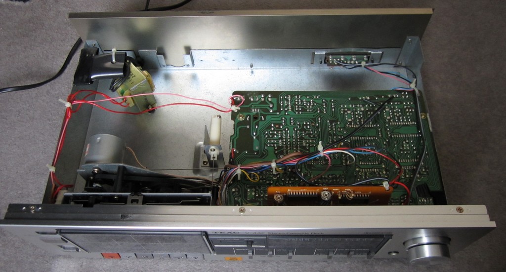 teac-v44c-dessus-ouvert.jpg