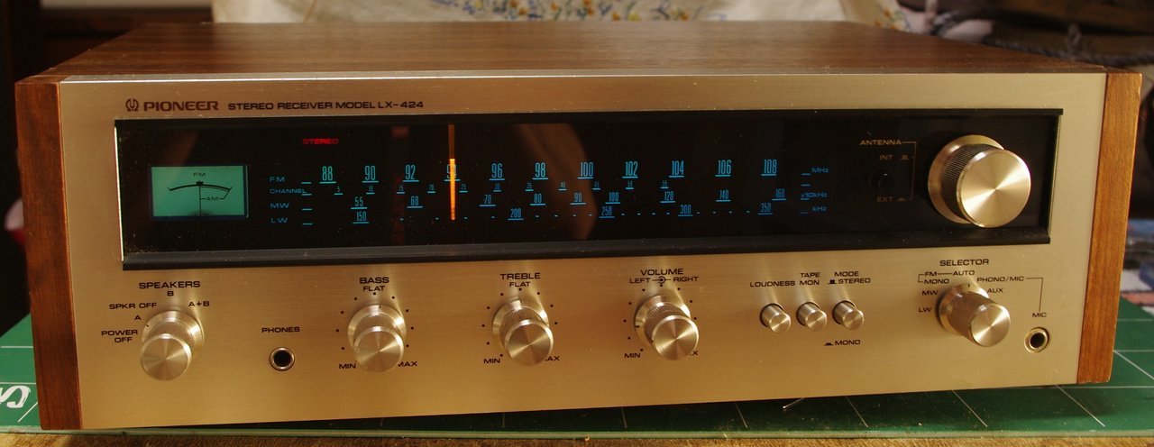 PIONEER LX 424 c.JPG