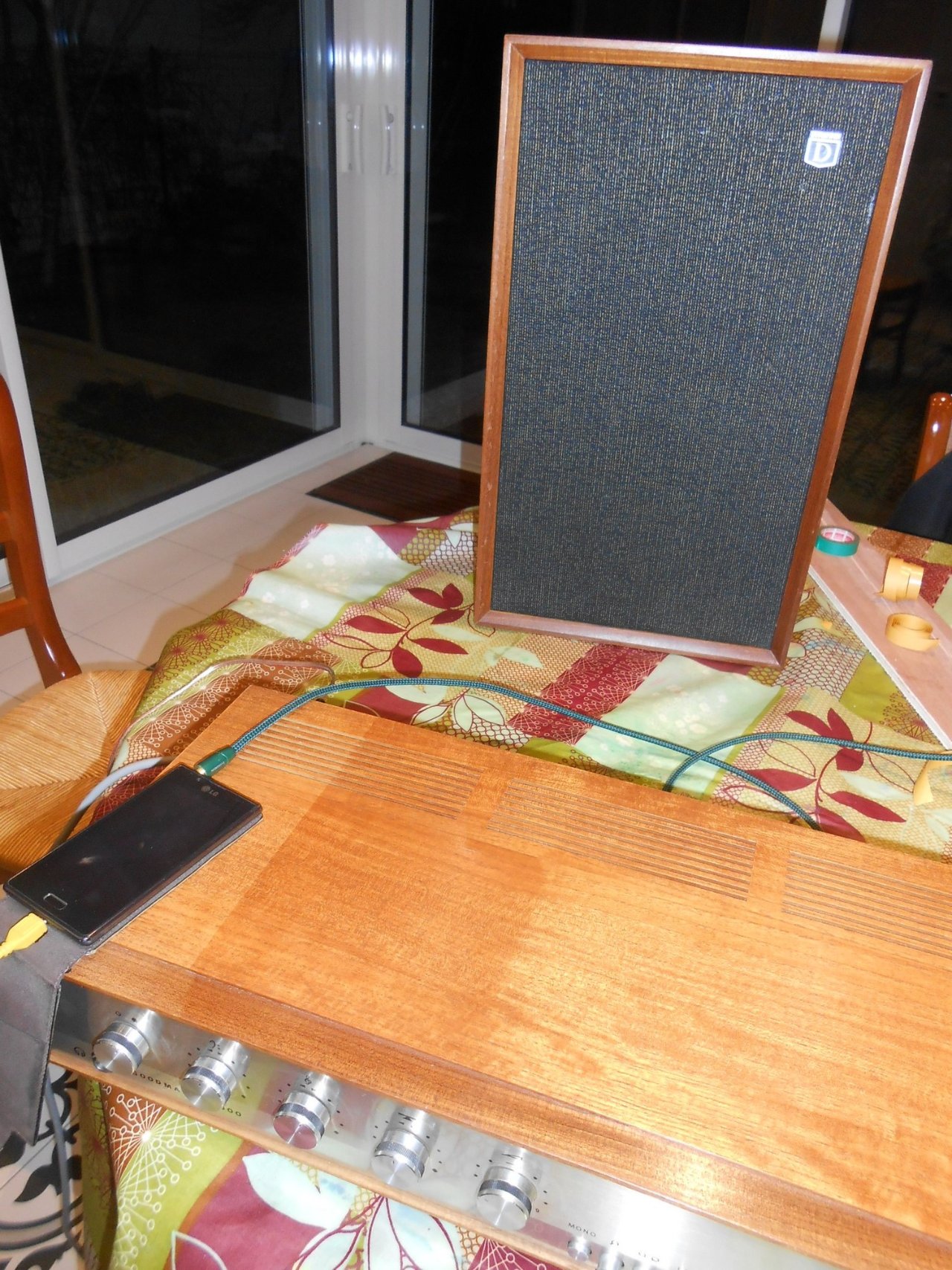 Premiere écoute tweeter en position basse comme à l'origine.JPG