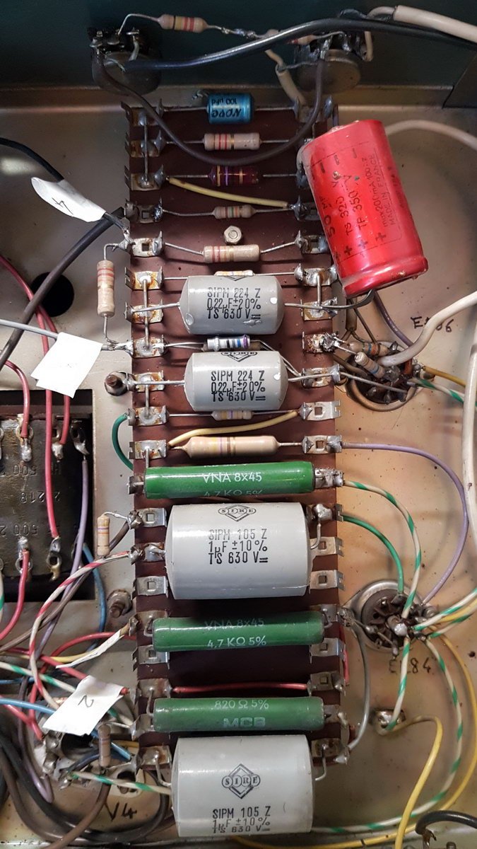 R_ampli_2 Inputs_01_resize.jpg