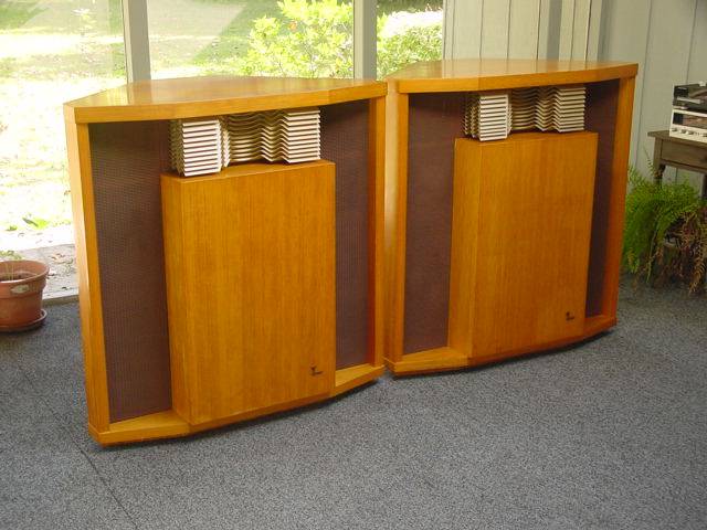 JBL Hartsfield 05.jpg