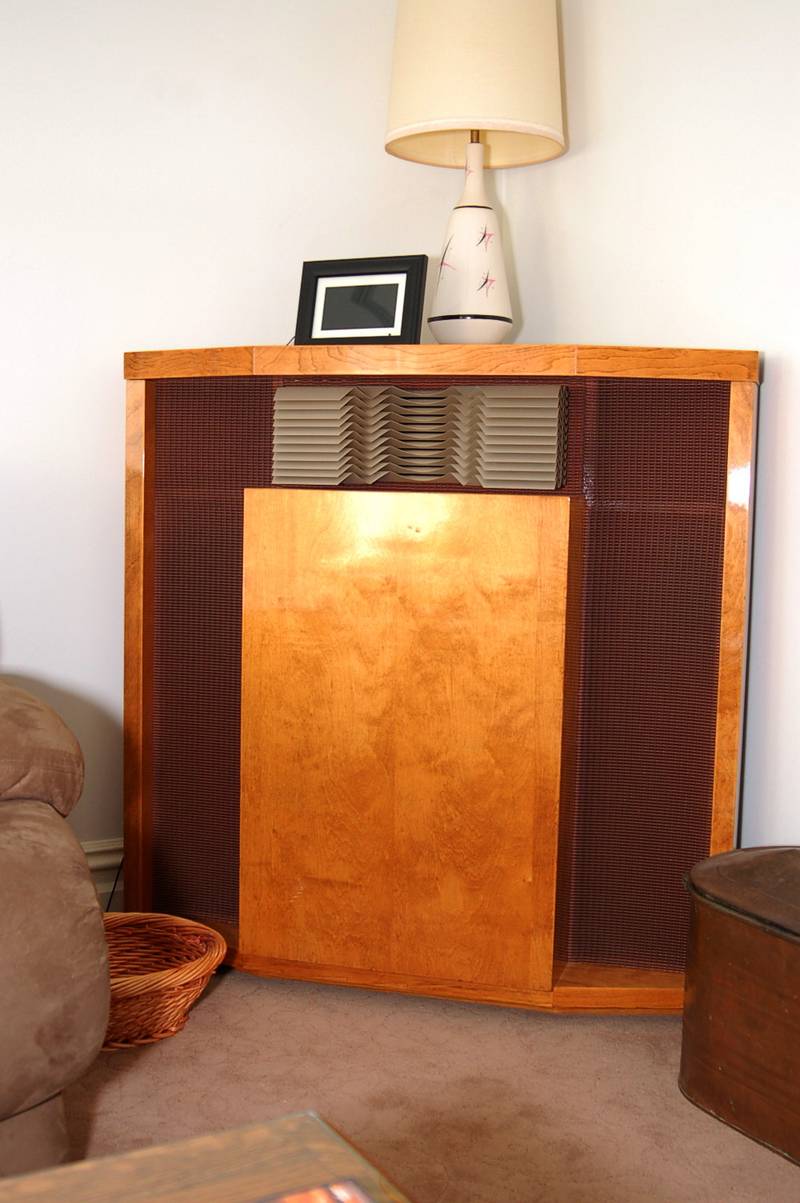 JBL Hartsfield 02.jpg