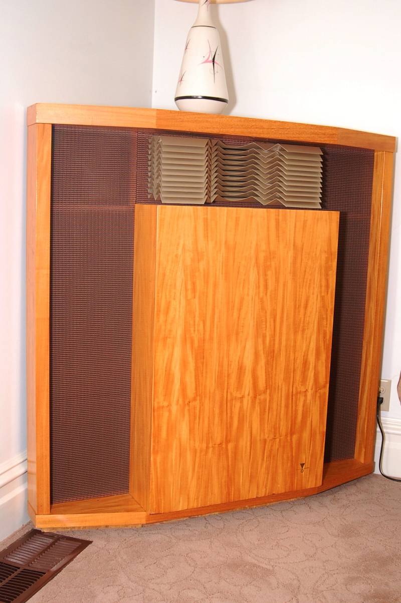 JBL Hartsfield 01.jpg