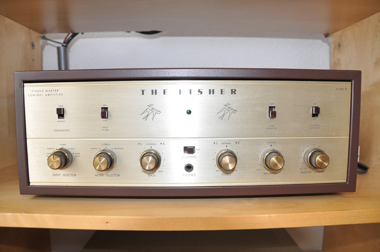 The Fisher x-100-b de megaoctet 01.jpg
