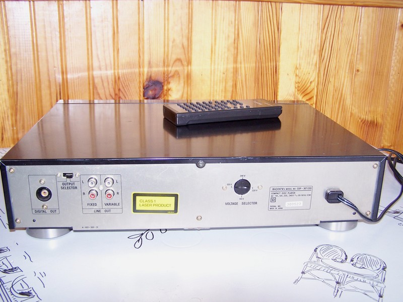 Ses sorties analogique fixe et variable et une sortie digitale.
