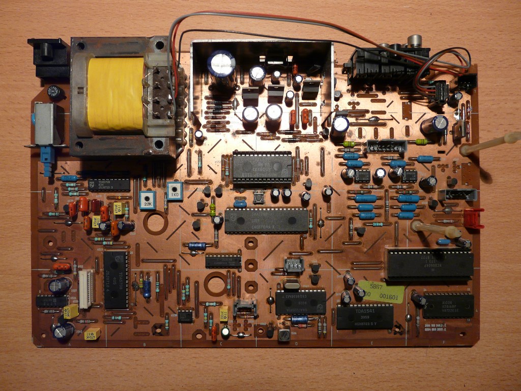 PCB principal (côté composants) [1280x768].JPG