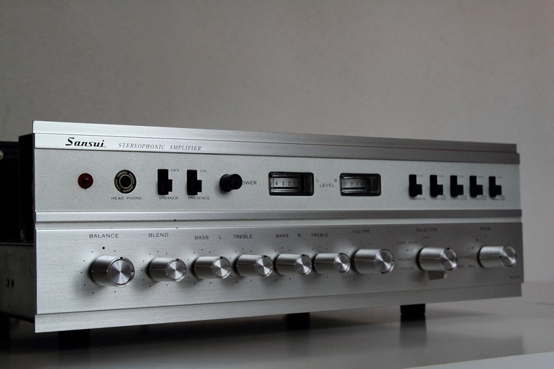 Sansui AU-70 001m.JPG