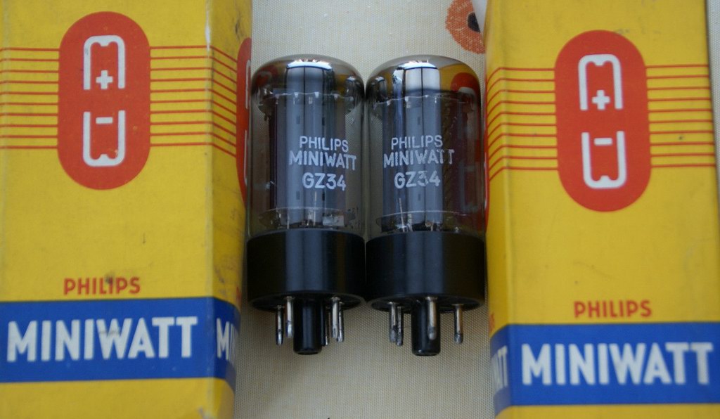 Paire Miniwatt GZ34