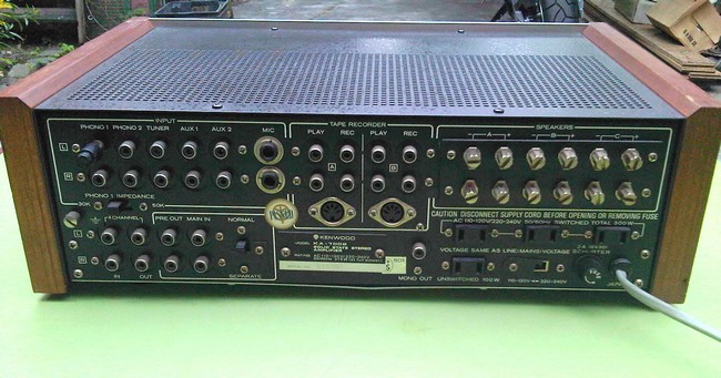 KENWOOD KA-7002 ET KT-7001 MAI 2015 011.jpg