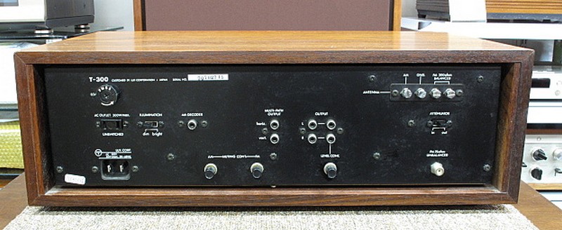 LUXMAN T-300 3.jpg