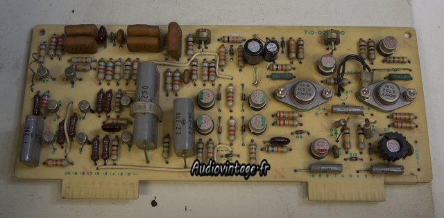 Accuphase P-300
