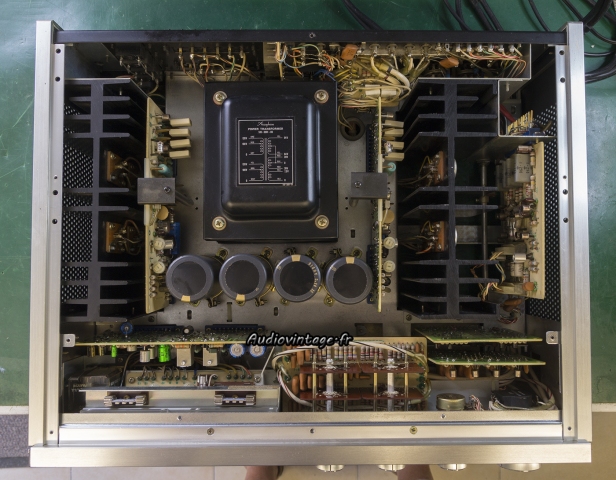 Accuphase E-202 : terminé.