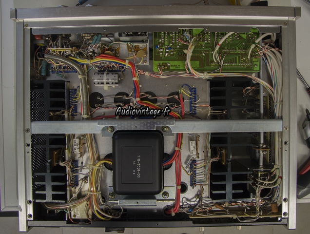Accuphase E-202