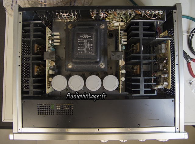Accuphase E-202