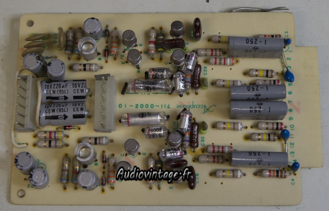 Accuphase E-202