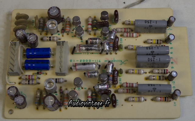 Accuphase E-202