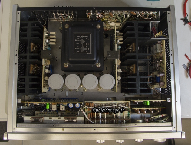 Accuphase E-202