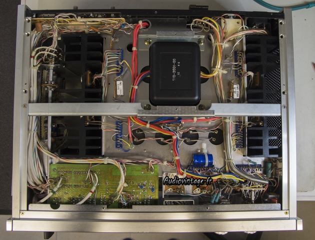 Accuphase E-202