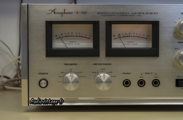 Accuphase E-202