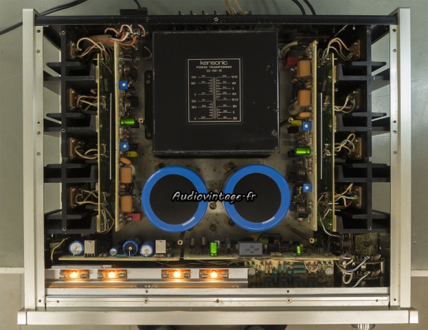 Accuphase P-300 : terminé, sans les blindages.
