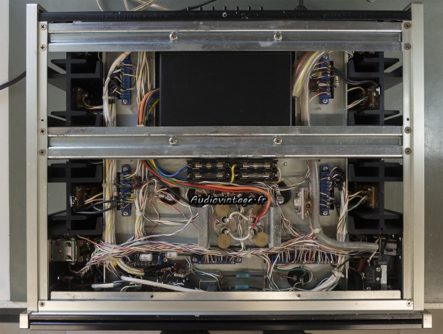 Accuphase P-300 : terminé.