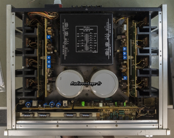 Accuphase P-300 II : terminé.