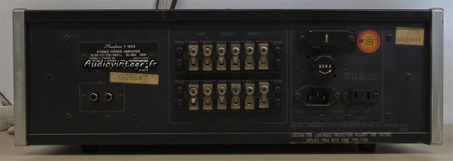 Accuphase P-300 II : connectique.