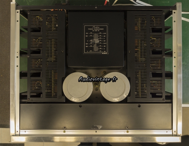 Accuphase P-300