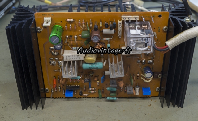 Aiwa AA-8700E : circuit driver droit révisé.