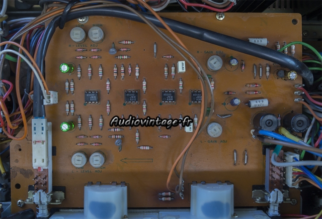 Aiwa AA-8700E : circuit vumètre révisé.