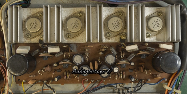 Akai AA-5510 : amplification à réviser.