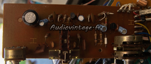 Akai AM-2200 : circuit de tonalité avant révision.